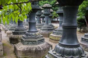 Lanterns at Toshu-gu.